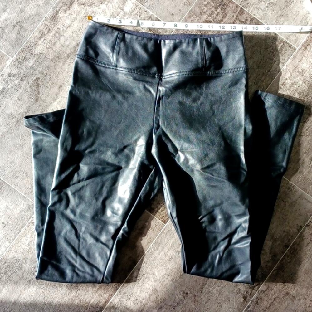 Leather look skinny pants